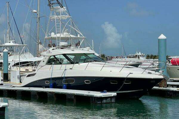 Picture Of: 2010 Sea Ray 450 Sundancer 