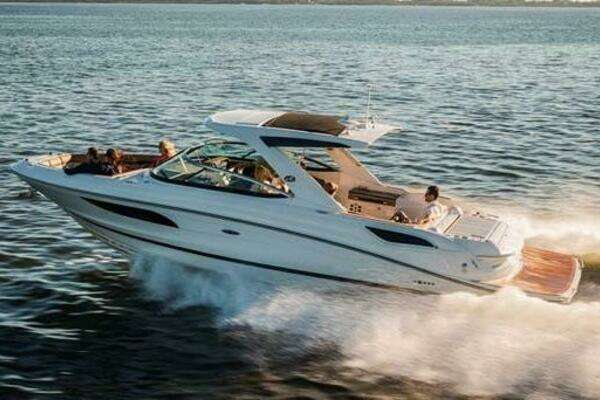 Picture Of: 2014 Sea Ray SLX 350 