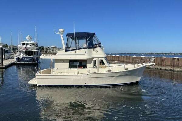 Picture Of: 2005 Mainship  Knot Tied Down