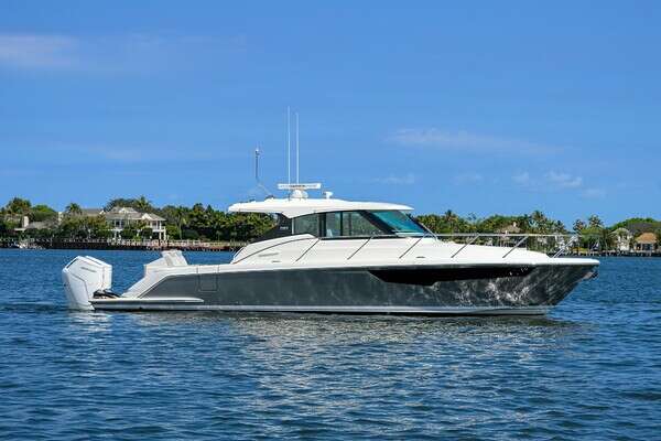 Picture Of: 2022 Tiara Yachts 43 LE 2022 43 Tiara LE