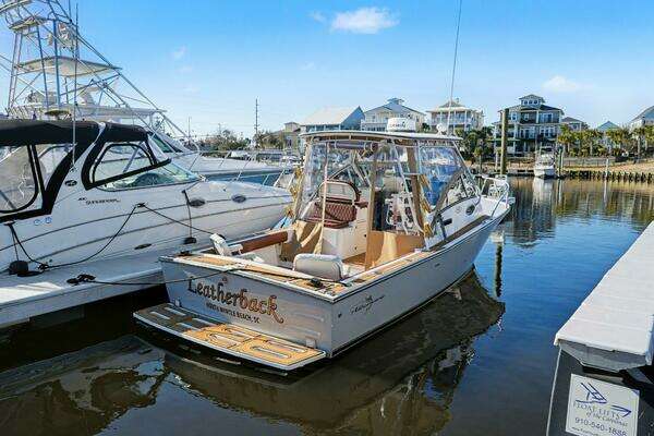 Picture Of: 2002 Albemarle Express Leatherback