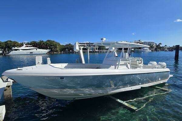 Picture Of: 2019 Intrepid 327 