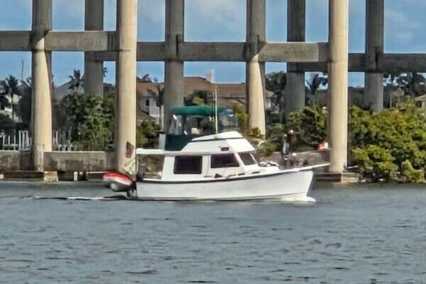Picture Of: 1978 Prairie Boat Works Coastal Cruiser Proud Mary