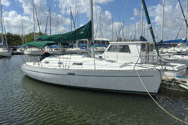 Picture Of: 2003 Beneteau Oceanis 311 Lifting Keel Tootie Ma