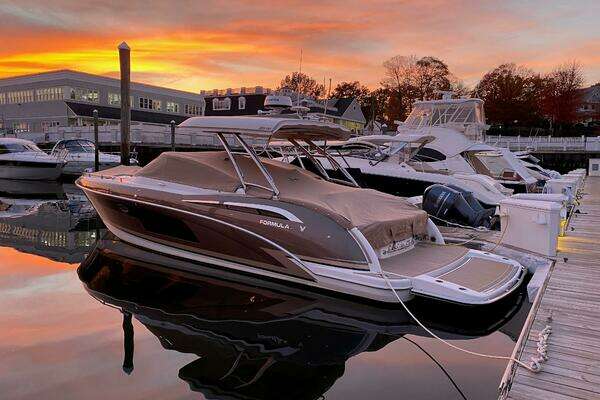 Picture Of: 2017 Formula 350 CBR 