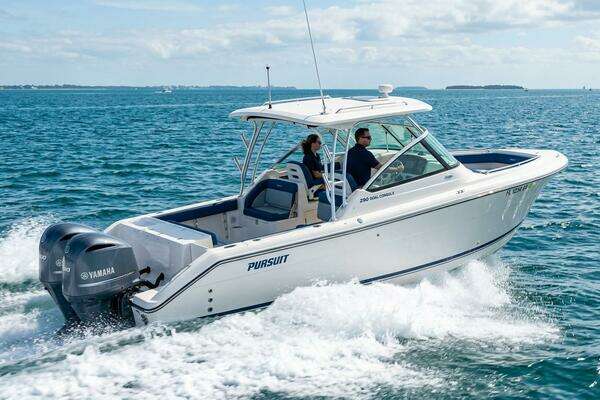 Picture Of: 2017 Pursuit DC 295 