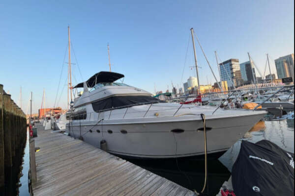 Picture Of: 1998 Carver 530 Voyager Moonstruck