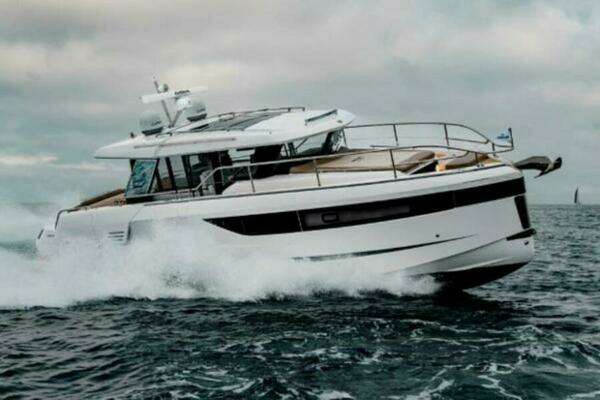 Picture Of: 2026 Wellcraft 44 Explorer 
