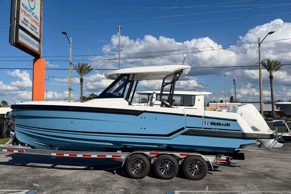 Picture Of: 2026 Wellcraft 28 T-Top 