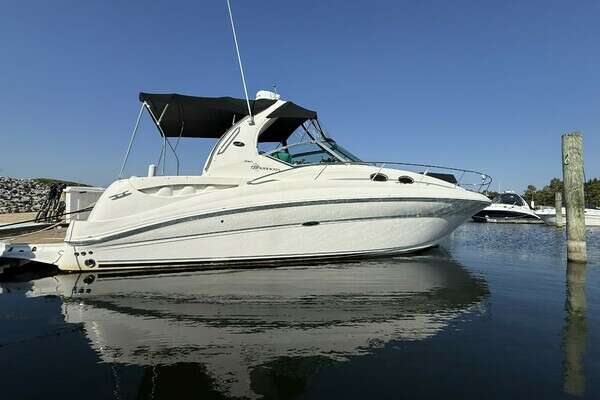 Picture Of: 2006 Sea Ray 320 Sundancer 