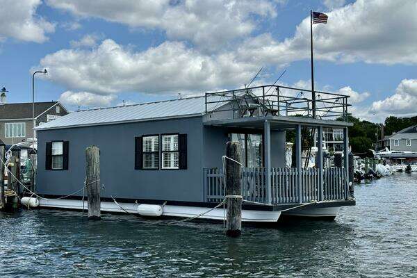 Picture Of: 2009 Catamaran Cruisers Aqua Lodge 