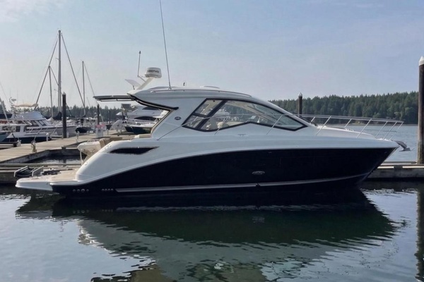 Picture Of: 2019 Sea Ray Sundancer 350 Coupe 