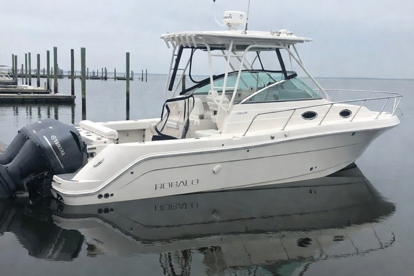 Picture Of: 2018 Robalo 305 