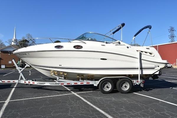 Picture Of: 2008 Sea Ray Sundancer 260 See Squirts
