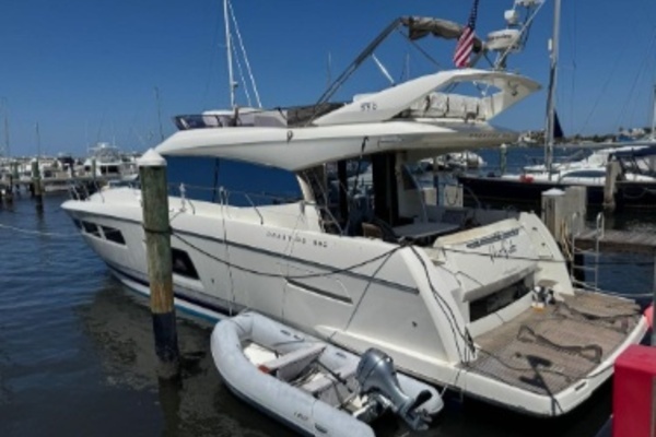 Picture Of: 2013 Prestige 550 Fly 