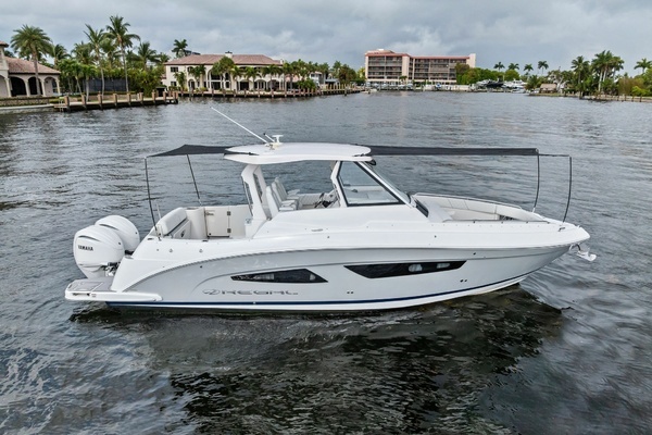 Picture Of: 2022 Regal 33 SAV REEL LOVE
