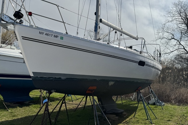 Picture Of: 2019 Catalina 315 Starfire