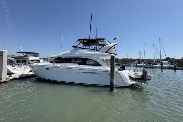 Picture Of: 2005 Meridian 411 Sedan Solitude