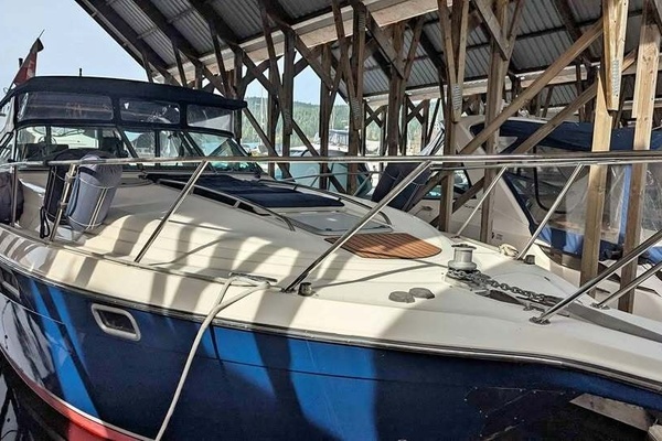 Picture Of: 1994 Maxum 3200 SCR 