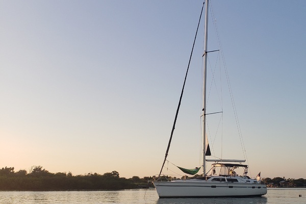 Picture Of: 1991 Hunter Passage 42 Divan San