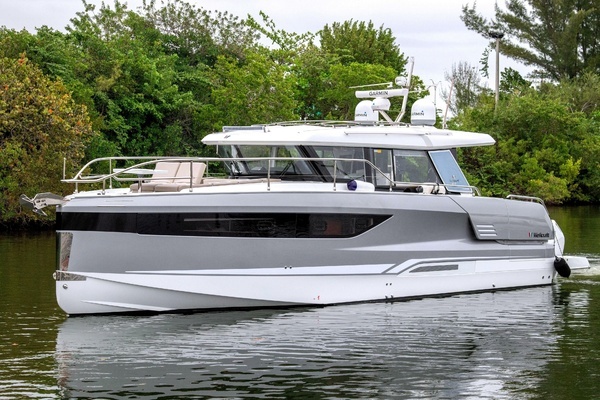 Picture Of: 2026 Wellcraft 44 Explorer 