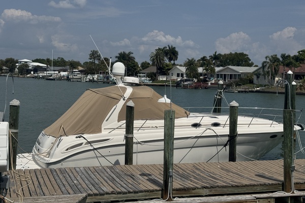 Picture Of: 1999 Sea Ray  