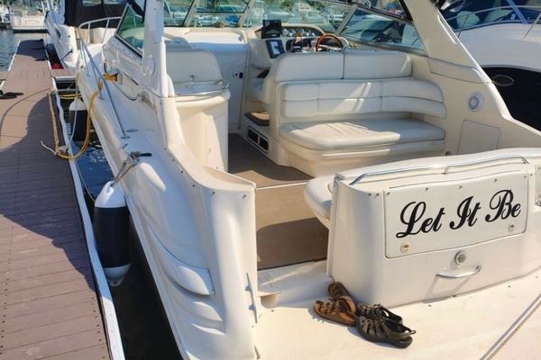 Picture Of: 1998 Sea Ray 330 Sundancer 