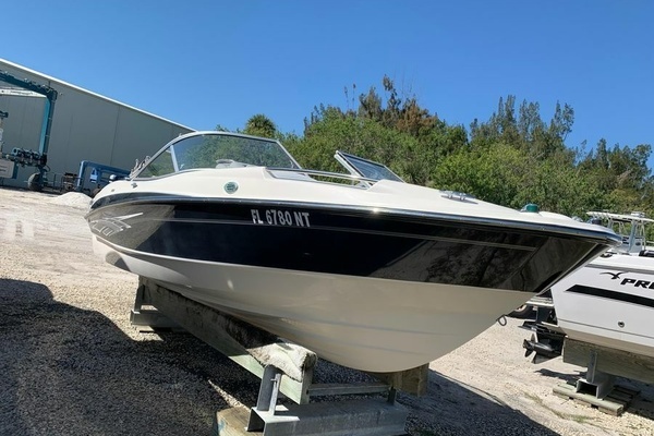 Picture Of: 2008 Bayliner  