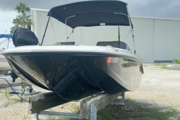 Picture Of: 2023 Bayliner  