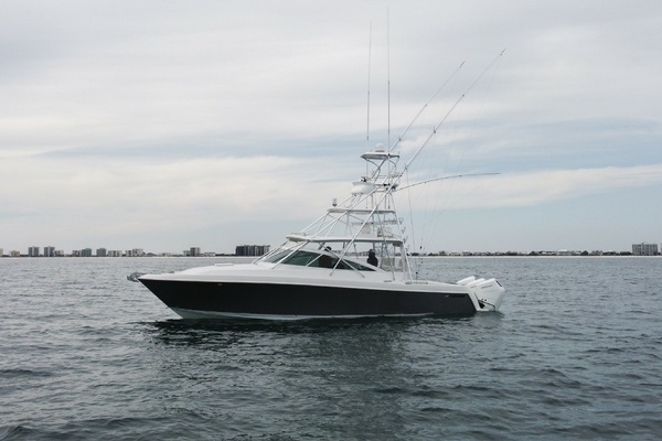 Picture Of: 2011 Contender 40 Express 
