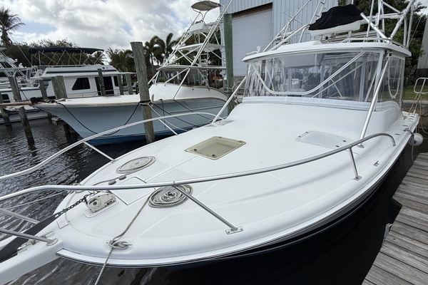 Picture Of: 2000 Luhrs  