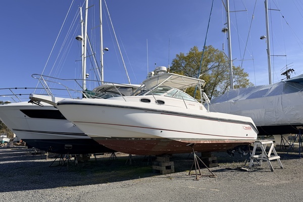 Picture Of: 2000 Boston Whaler  