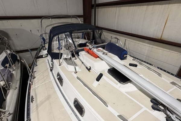 Picture Of: 2000 Tartan 3500 Winter's Dream