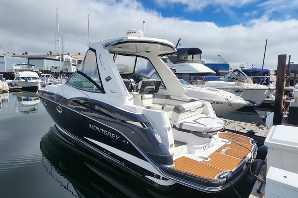 Picture Of: 2015 Monterey 335 Sport Yacht 