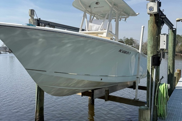 Picture Of: 2018 Sea Hunt Ultra 234 