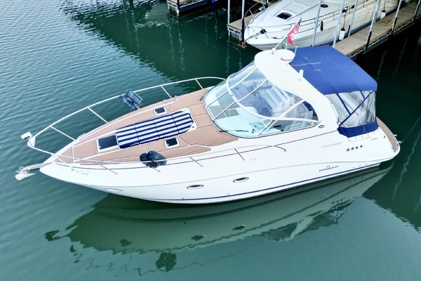 Picture Of: 2007 Rinker 350 Express Cruiser 