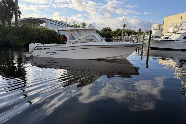 Picture Of: 2019 Grady-White  