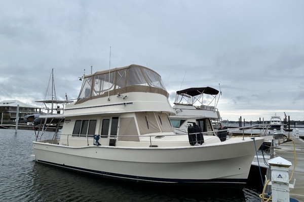 Picture Of: 2005 Mainship 400 Sol Mate