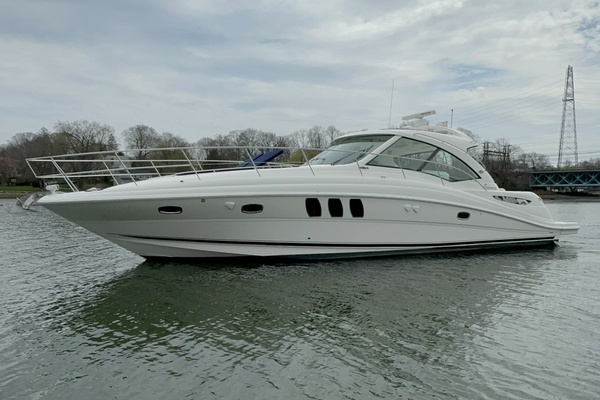 Picture Of: 2008 Sea Ray 480 Sundancer 