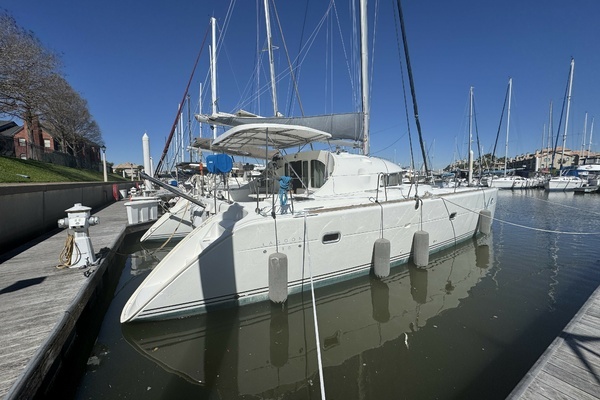 Picture Of: 2004 Lagoon 410 S2 Into The Mystic