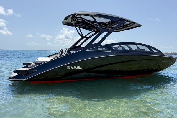 Picture Of: 2025 Yamaha Boats 275SD 