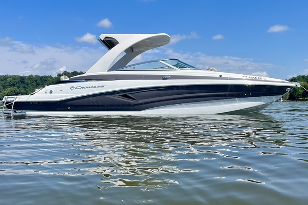 Picture Of: 2018 Crownline Eclipse E30 