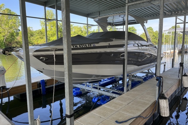 Picture Of: 2018 Crownline Eclipse E30 