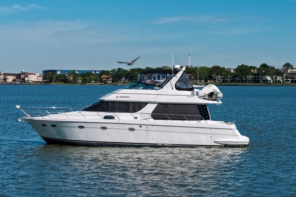 Picture Of: 1999 Carver 530 Voyager Doneflynn