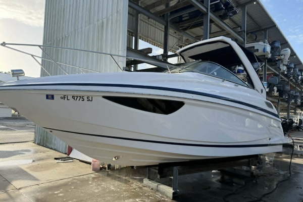 Picture Of: 2016 Regal 28 Express 