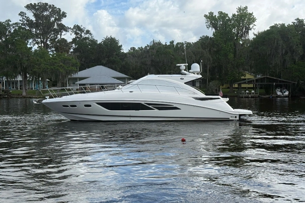Picture Of: 2016 Sea Ray 510 SUNDANCER 