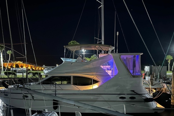 Picture Of: 1998 Maxum 4100 SCA Knot Complaining