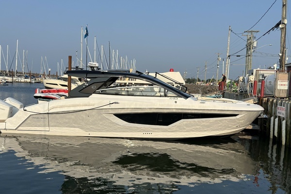 Picture Of: 2024 Cruisers Yachts 42 GLS OB 