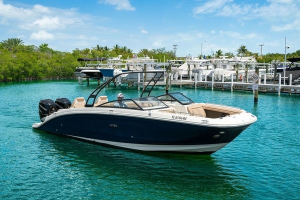 Picture Of: 2016 Sea Ray SDX 