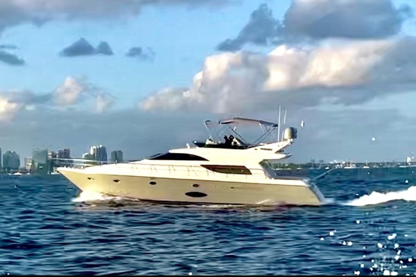 Picture Of: 2006 Uniesse 58 MY Pachanga